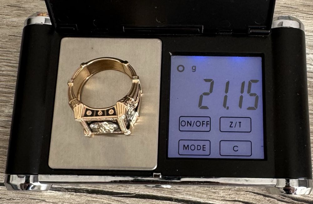 Золотое кольцо с бриллиантами 1,0ct.