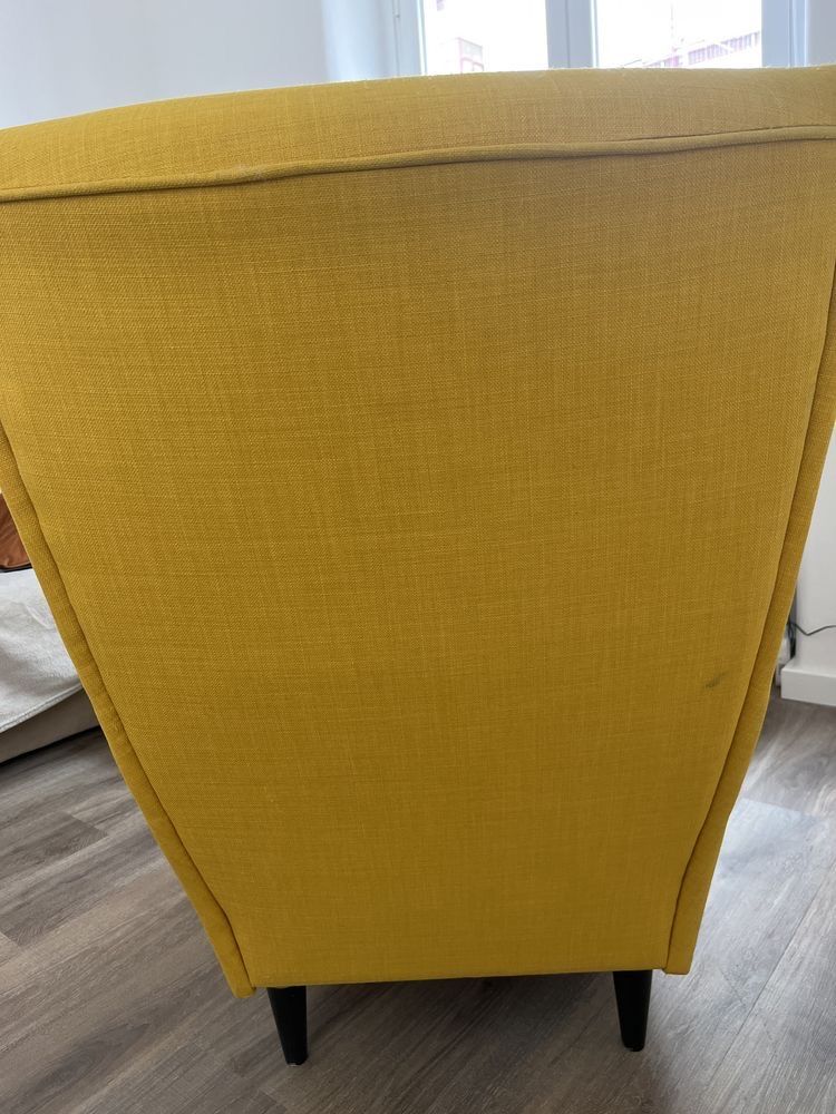 Poltrona Strandmon ikea amarelo