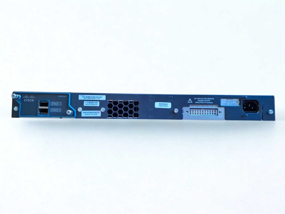 Cisco WS-C2960S-48LPD-L | 48x GbE com PoE+ 370W e 2x SFP+ 10Gb
