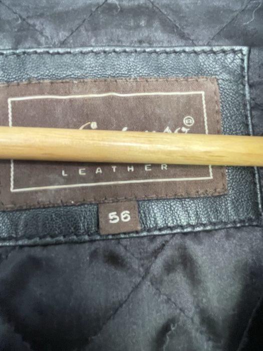 Casaco de homem em pele