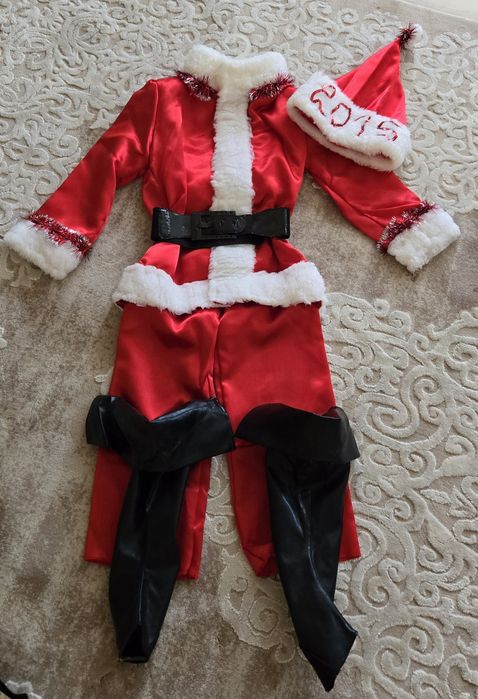 Продам новорічні костюми мишка та новий рік