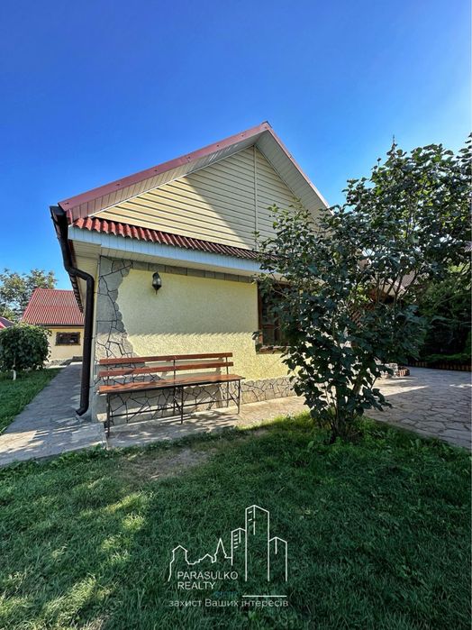 Продам дачні будинки біля річки