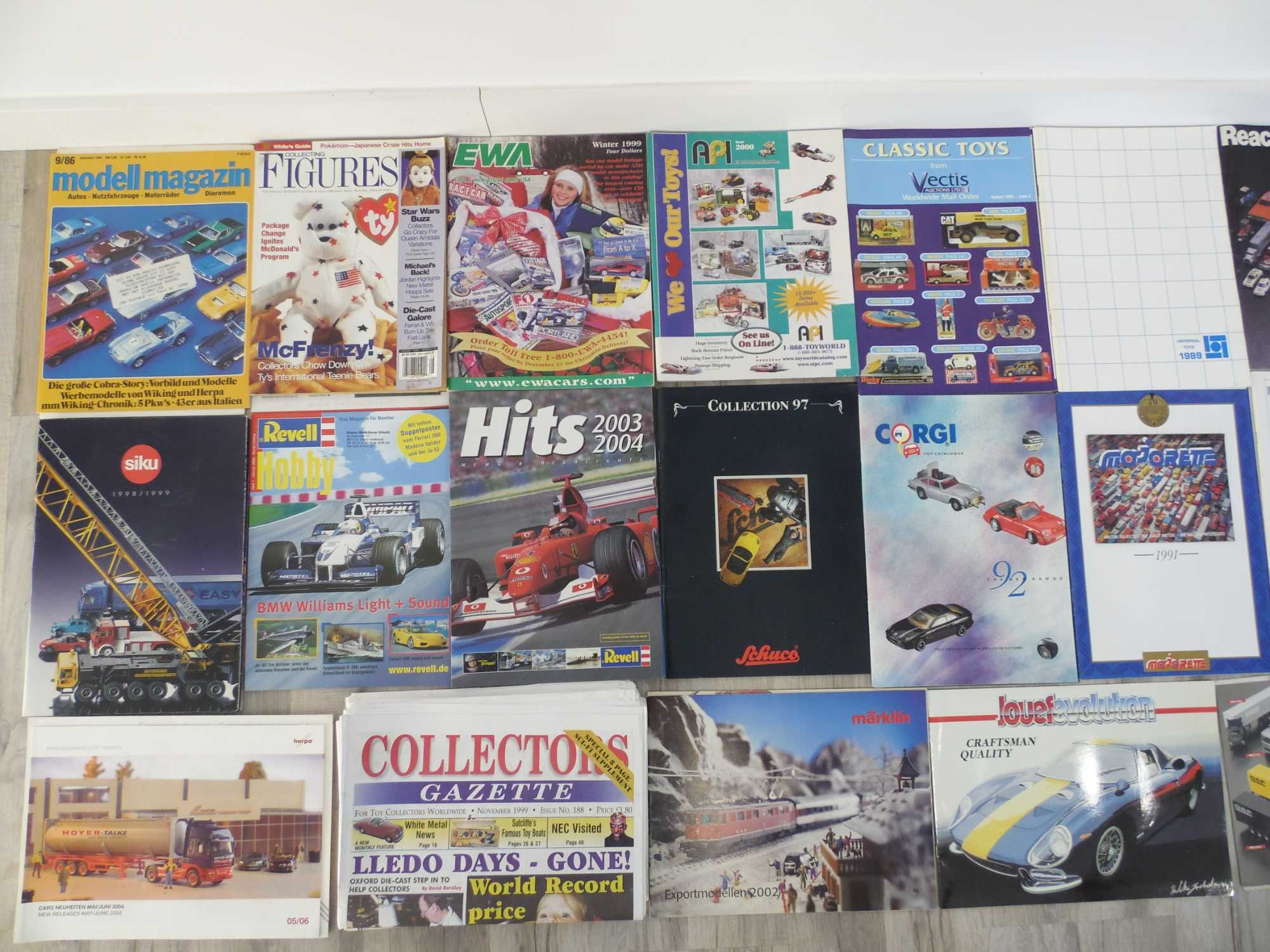 Catálogos/Folhetos/Publicações Miniaturas e Brinquedos