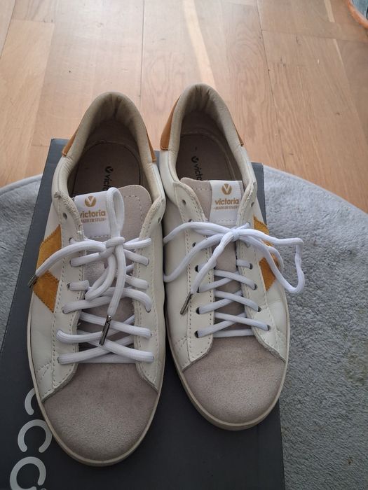 Buty sportowe Snakersy skóra rozm 39 Victoria