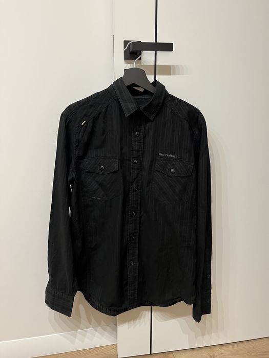 Czarna koszula w paski