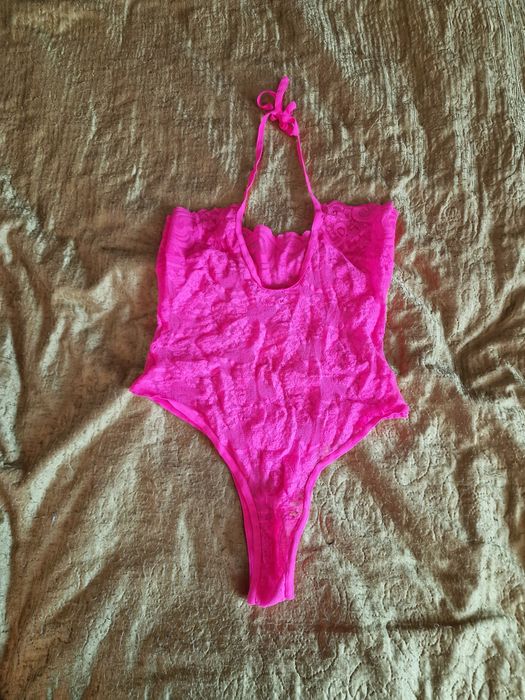 Neonowe body koronkowe