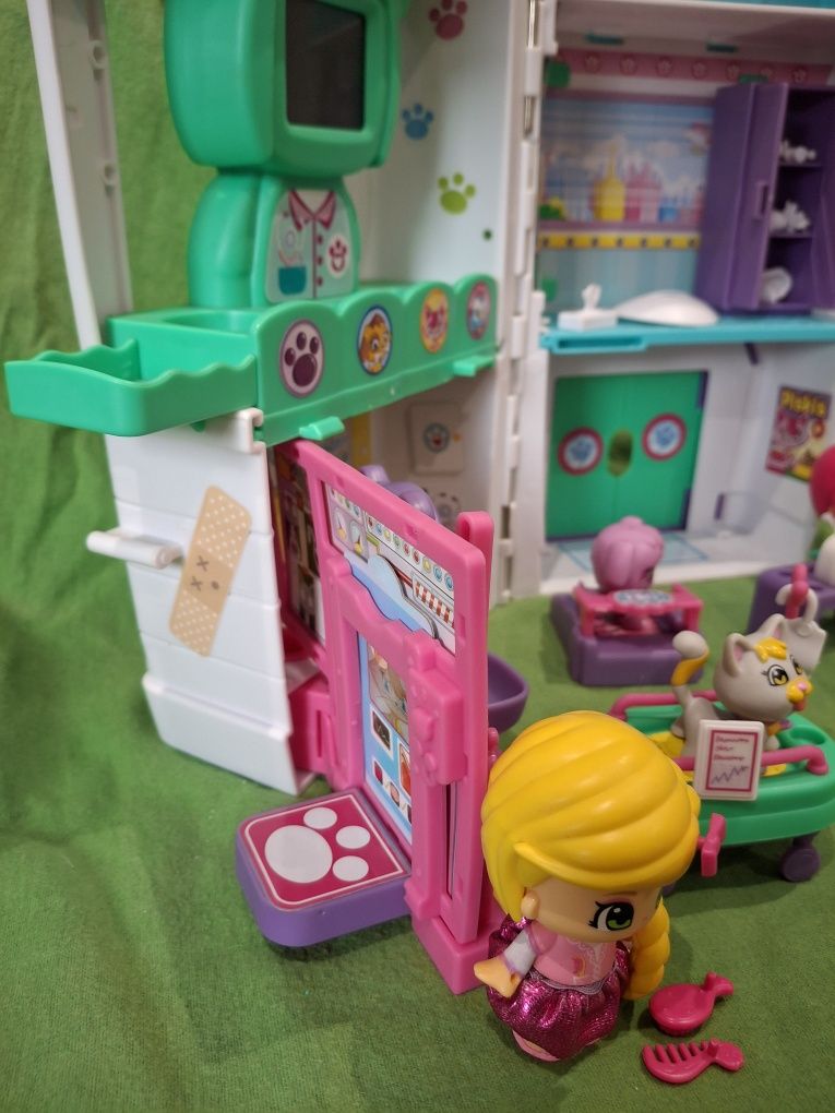 Hospital veterinário Pinypon e Rapunzel com animais e acessórios