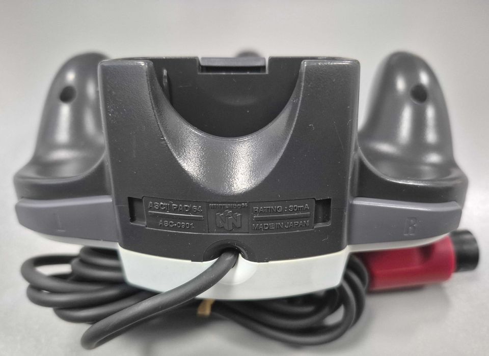 Pad Nintendo 64 / ASCII PAD 64 (ASC-0901)