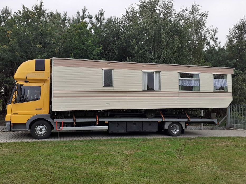 Mercedes Laveta 818L 2005r