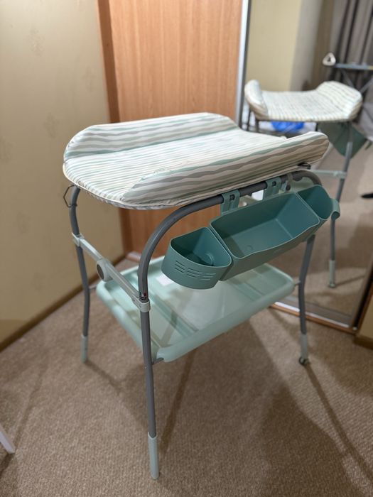 Пеленальный столик с ванной Chicco