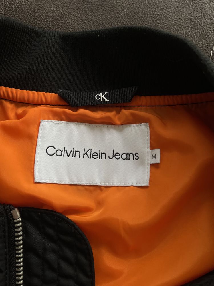 Бомбер Calvin Klein