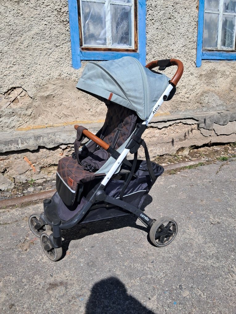 Продам прогулянкову коляску, в гарному стані.