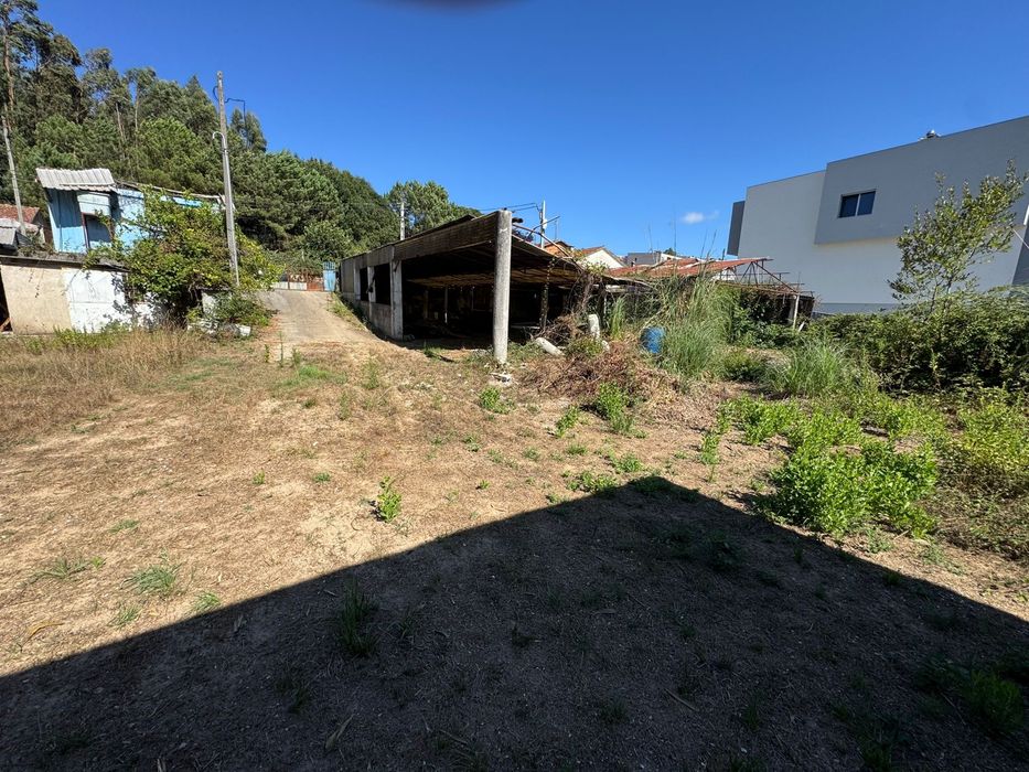 Vendo terreno c/pavilhao