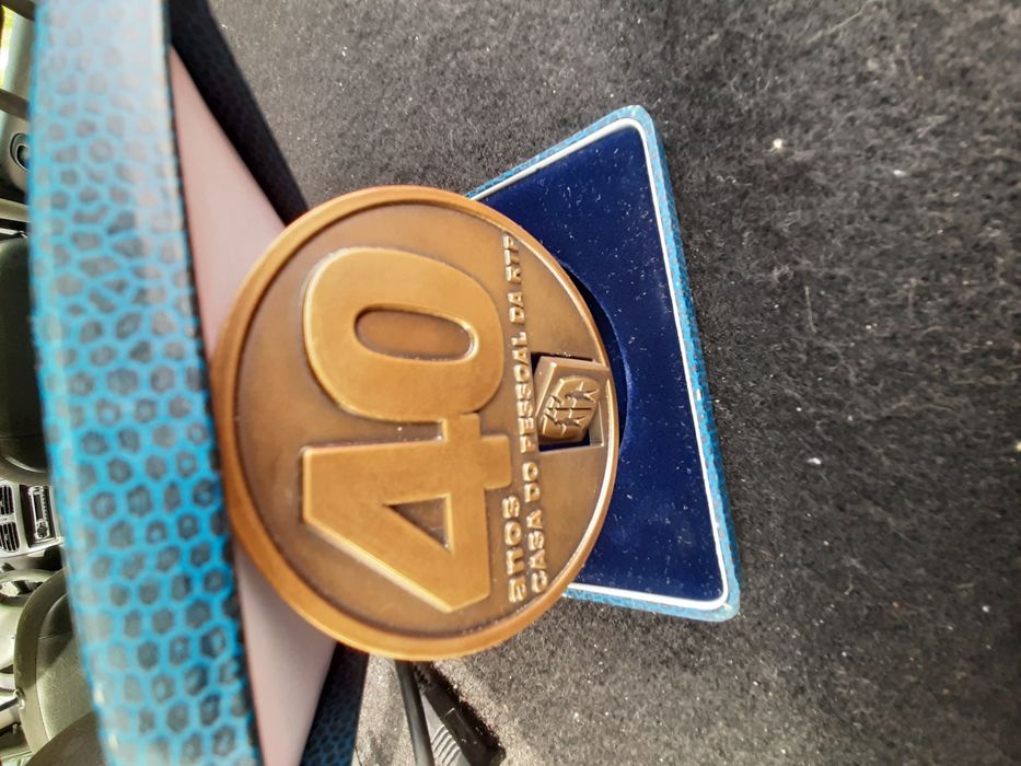 Medalha 8cm antiga com caixa faço entrega domicílio