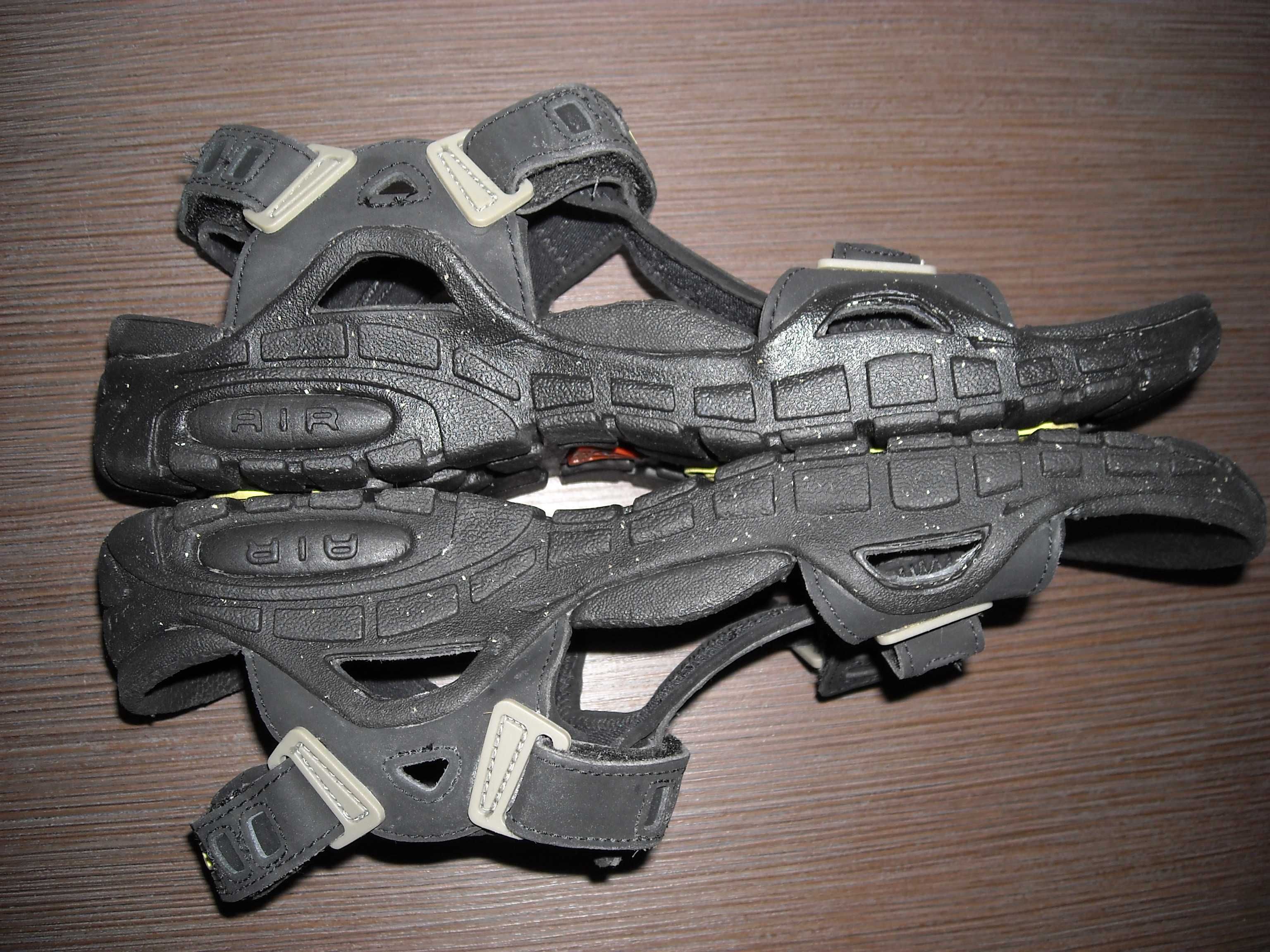 Komfortowe męskie sandały trekkingowe NIKE ACG AIR DESCHUTZ. R.44 (28)