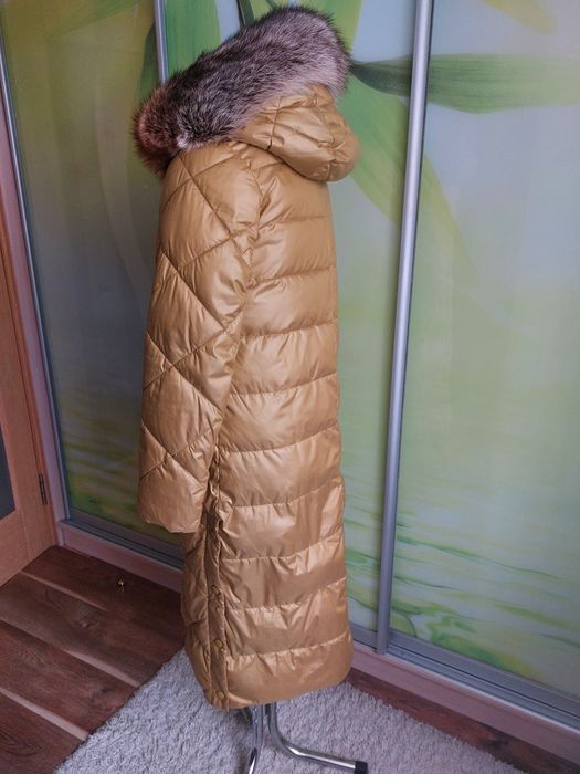 Продам жіночу зимову куртку.