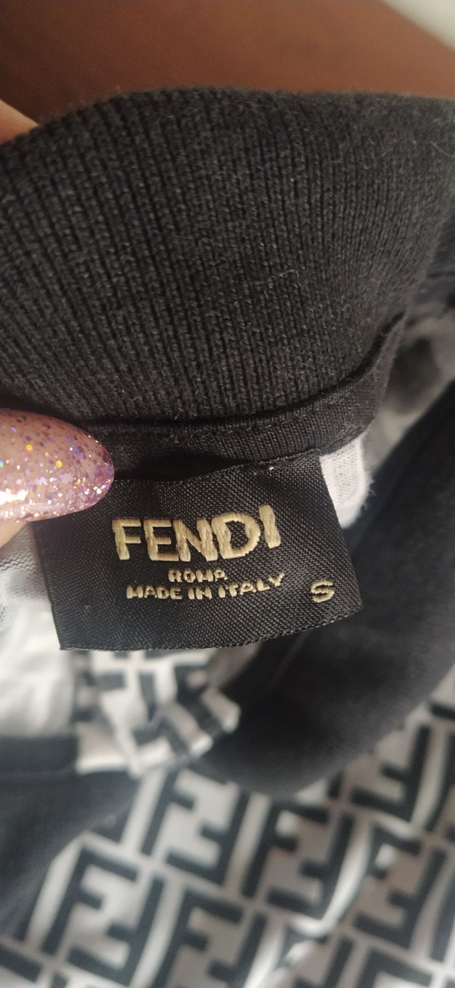 Sukienka Fendi elegancka