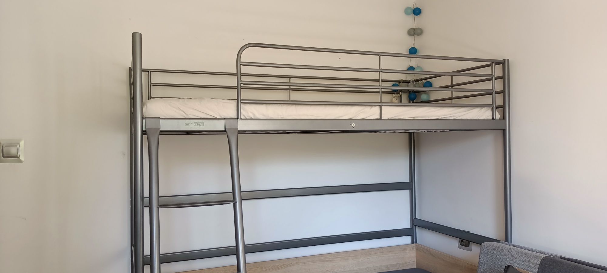 Łóżko piętrowe metalowe IKEA