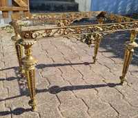 Mesa em ferro dourada