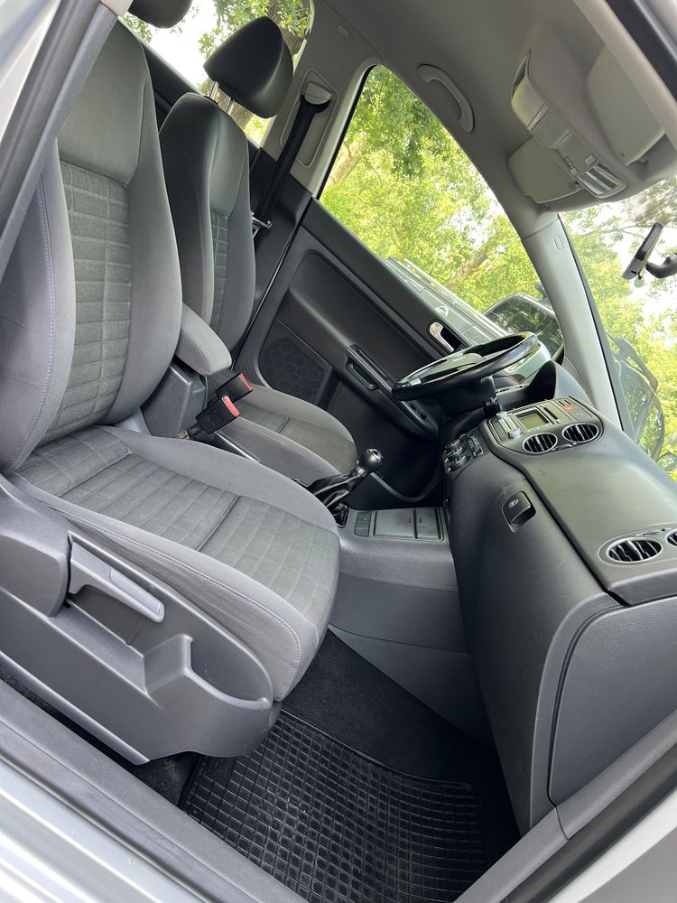 VW Golf 5 Plus 1.6 MPI 102KM 2007R Wersja TOUR PDC HAK Tempomat ISOFIX