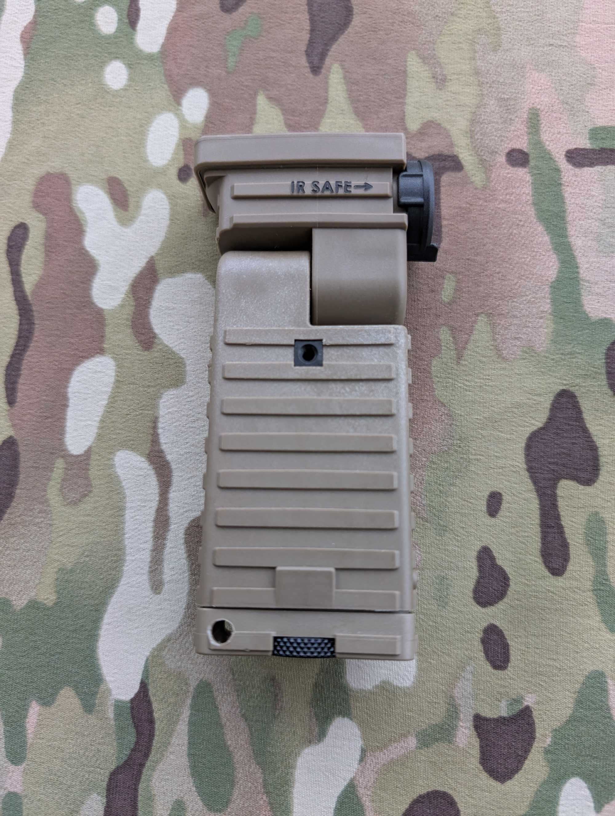 Найвідомішій армійський ліхтарь Streamlight Sidewinder