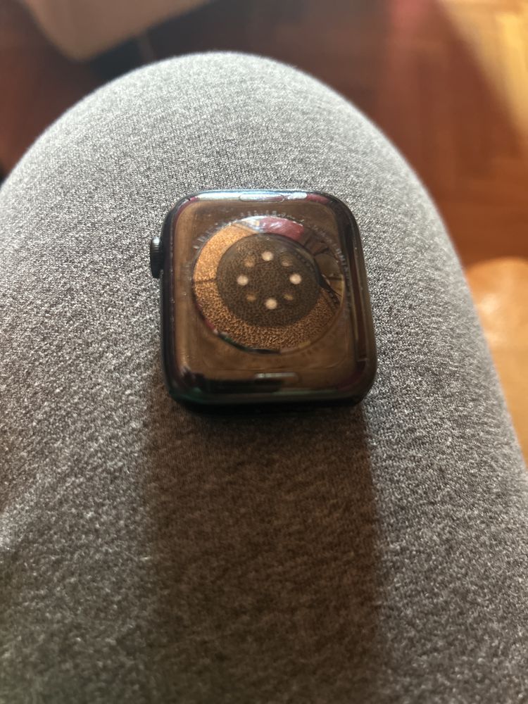 Apple watch 7 GPS zablokowany