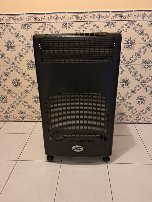 Aquecedor a gás preto