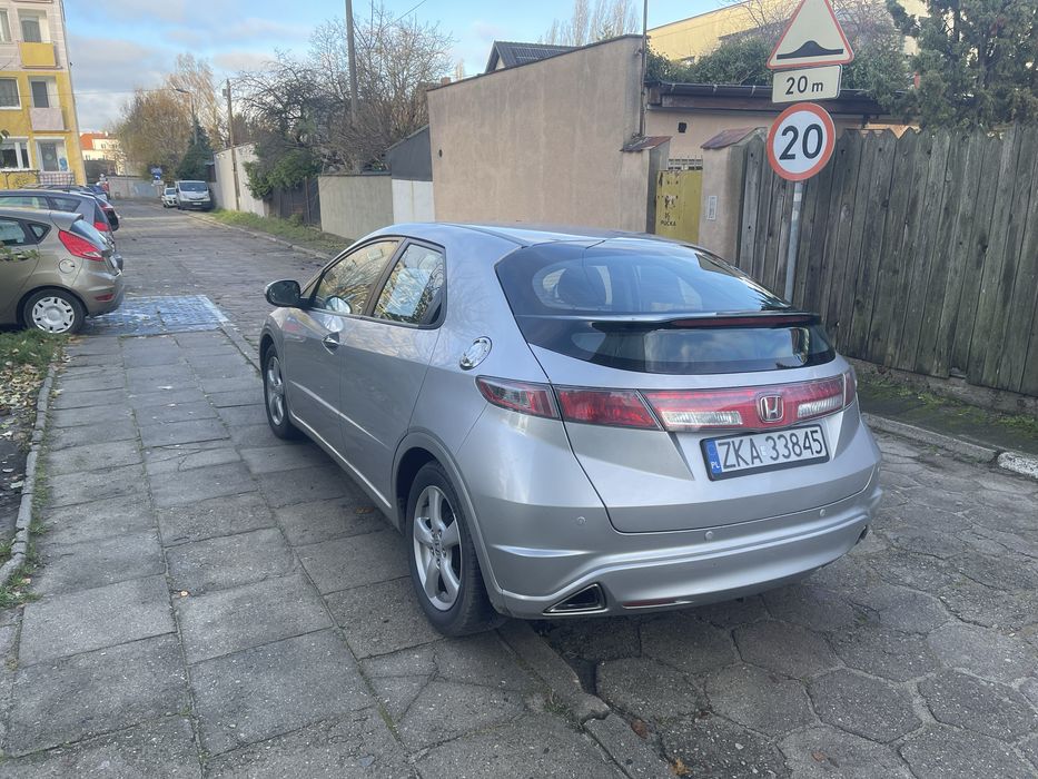 Honda civic (ufo) 1.8 140km