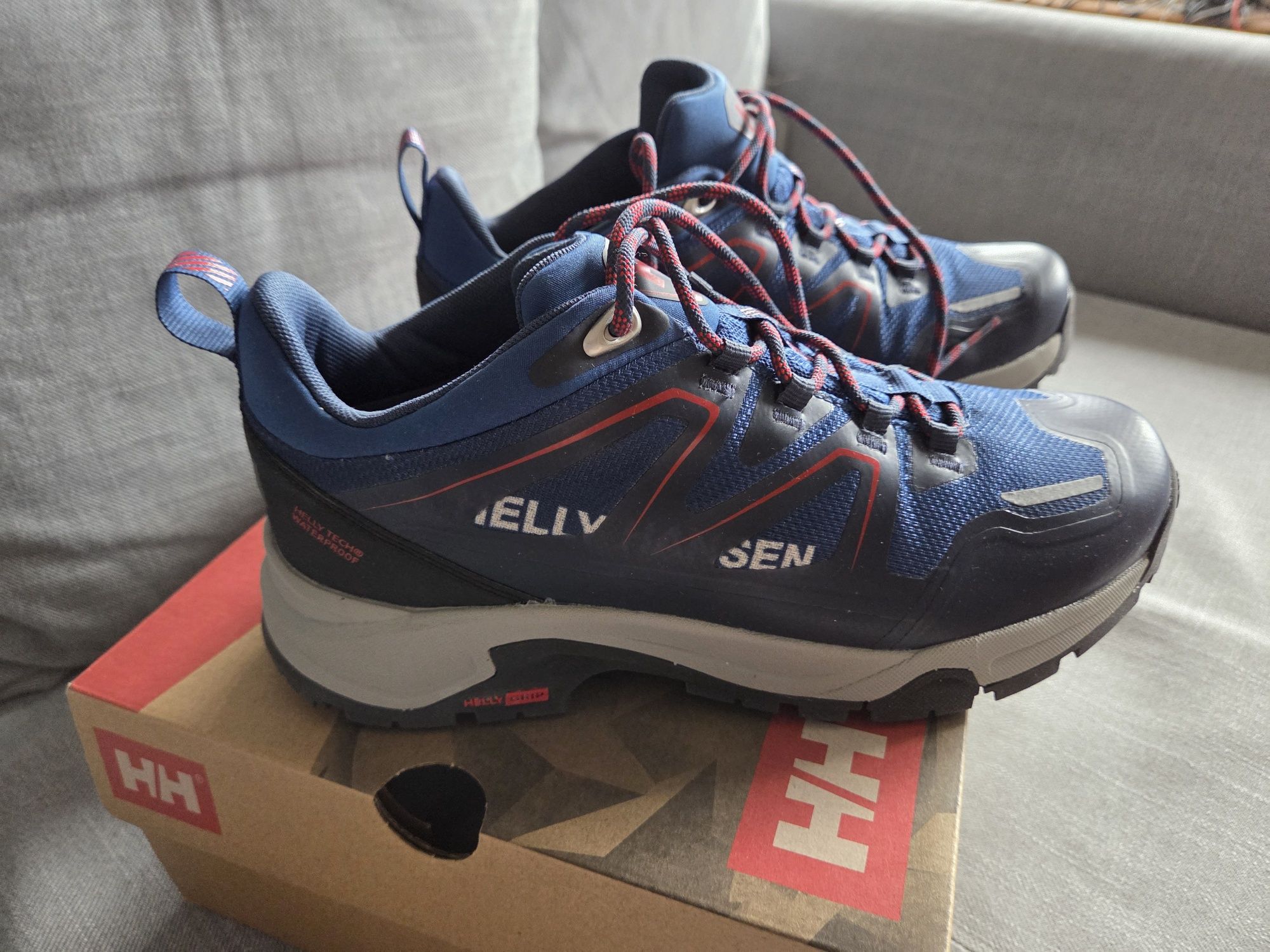 Nowe buty trekkingowe Helly Hansen Cascade Low HT 41