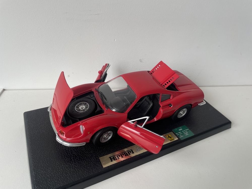 145. Model Ferrari 246GT Dino 1:18 Anson