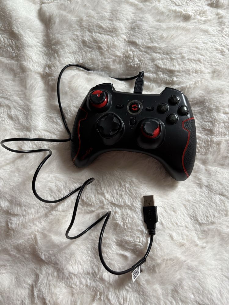 Przewodowy gamepad