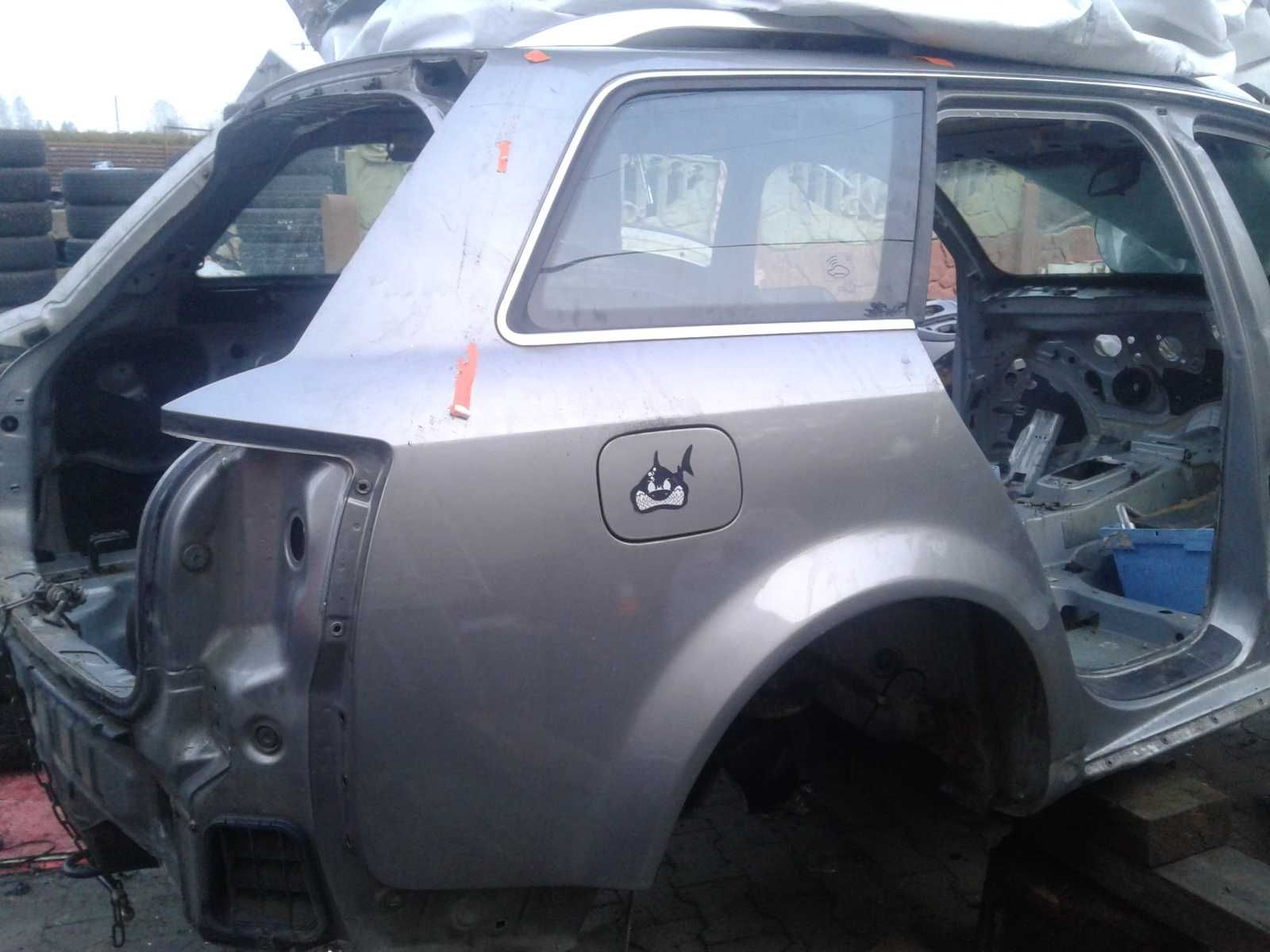 Audi A4 B6 Kombi Avant Ćwiartka Błotnik Prawy Tył Lewy LY7Q Szyba Bok
