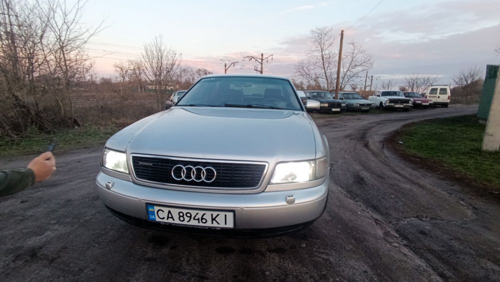 Продам audi 8 4.2 газ бензин любой вид переоформления