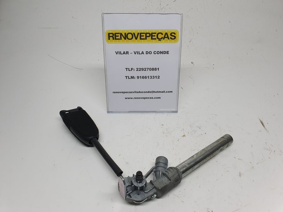 Encaixe de cinto frente esquerdo OPEL Corsa D