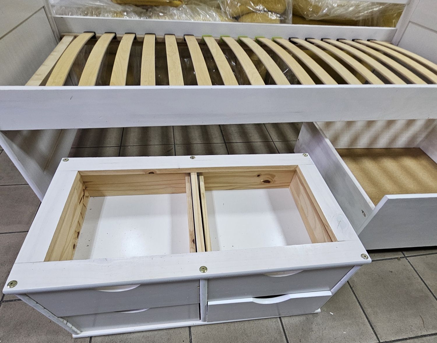 ŁÓŻKO 90x200 drewniane białe, sosna, szuflady pod, stolik