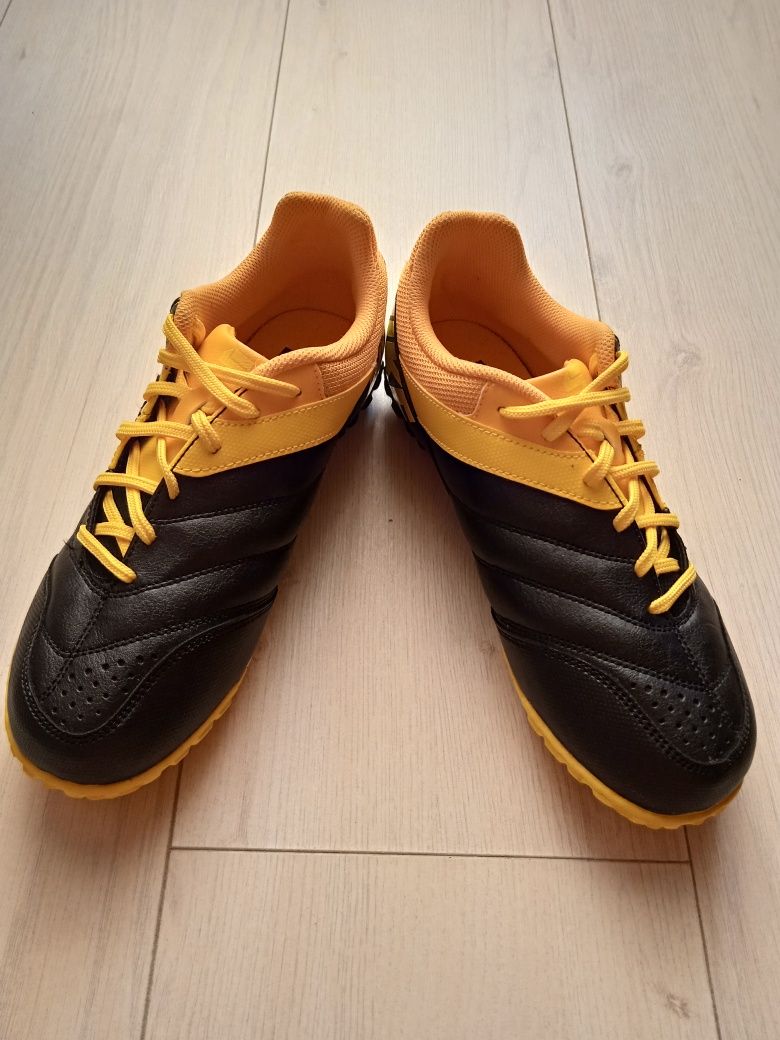 Новые сороконожки, шиповки Nike Bomba 5 TF размер 40