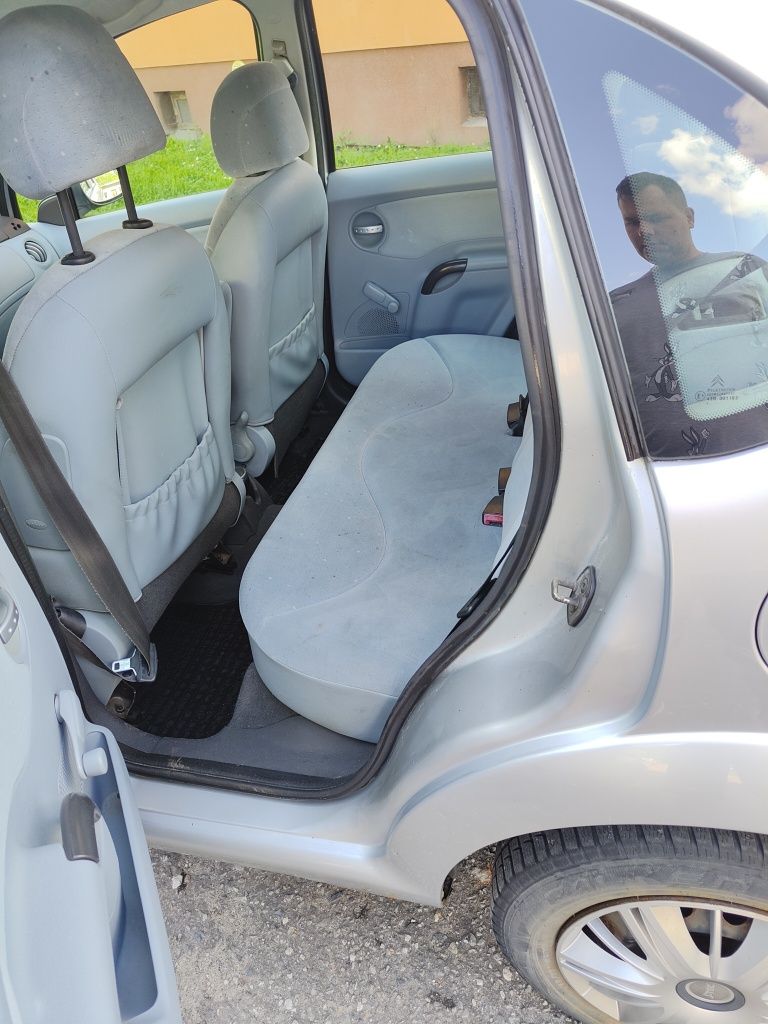 Citroen C3-srebrny