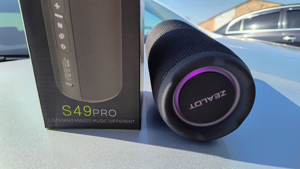 Портативна Bluetooth-колонку Zealot S49 Pro.