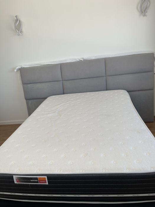 Cabeceira com sommier e colchão