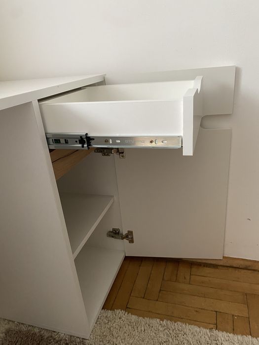 Biurko białe ze wstawką drewnianą