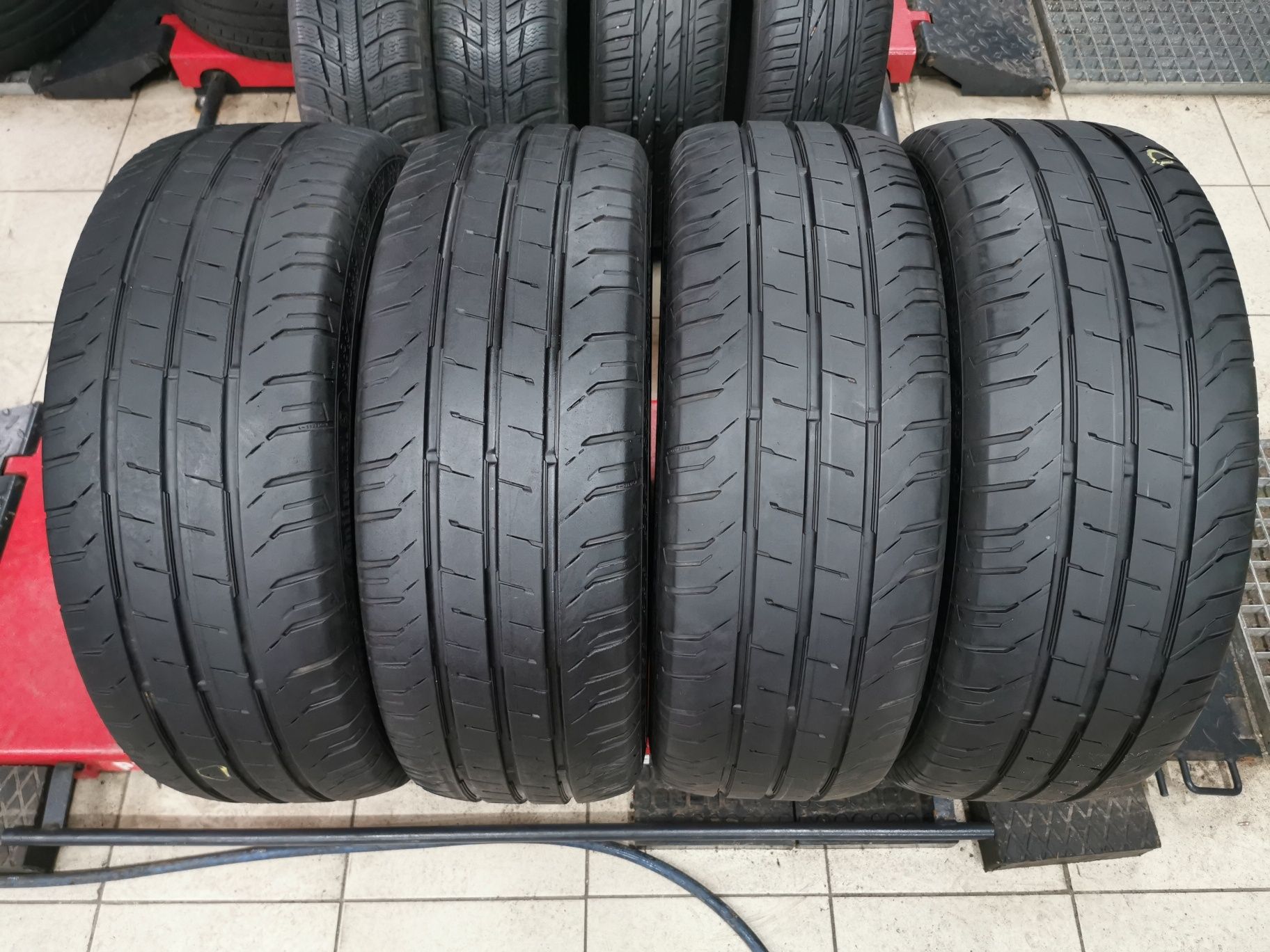 225/55r17 C Continental Contivancontact 200.  2021rok.