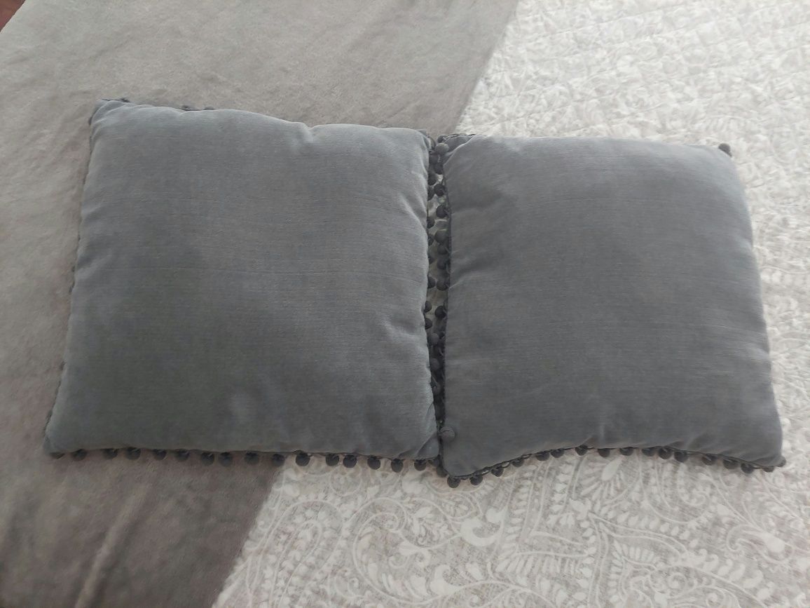 Almofadas decorativas com pompons