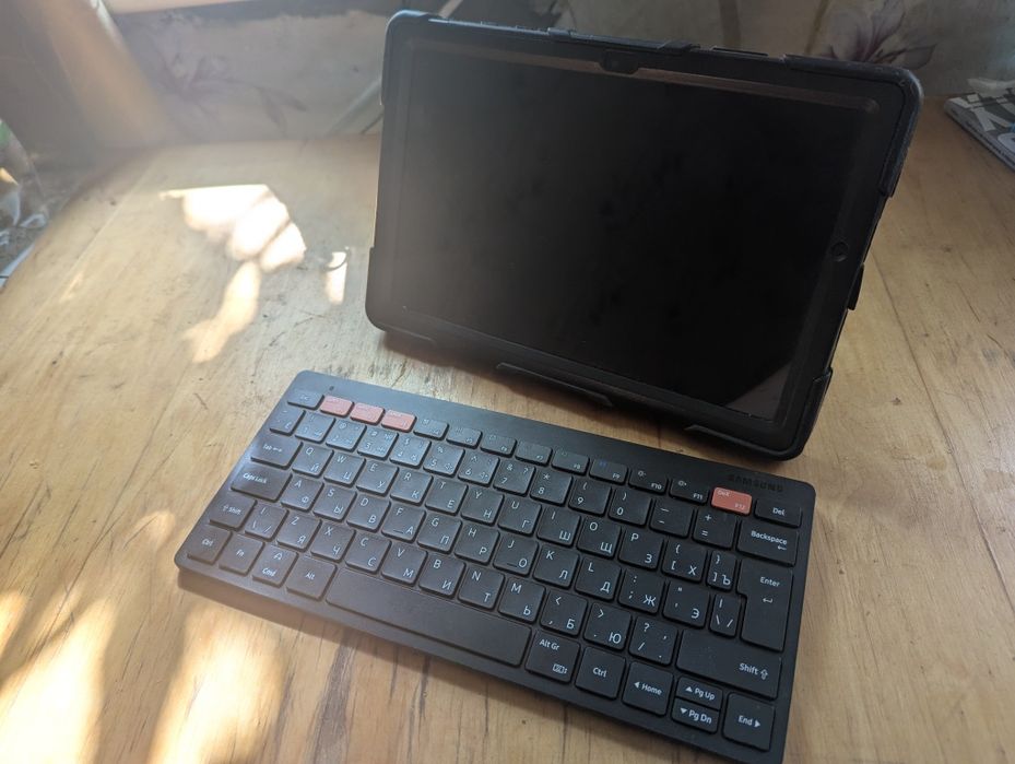 Планшет Samsung Tab A8 64GB Grey + клавіатура Samsung