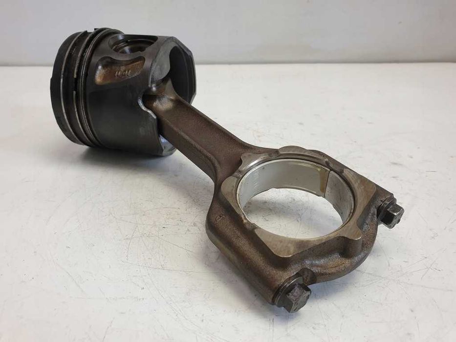 Поршень Opel Insignia 2.0 Astra 2.0 Zafira 2.0 Инсигния 2.0 Зафира 2.0