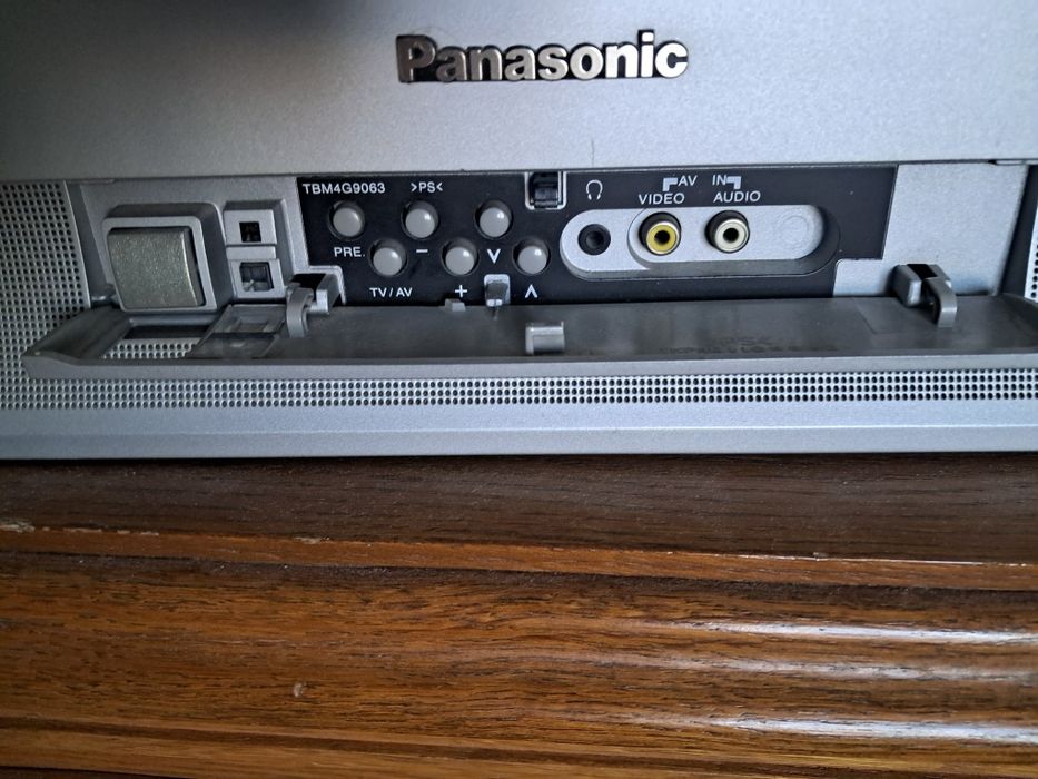 Віддам безкоштовно телевізор