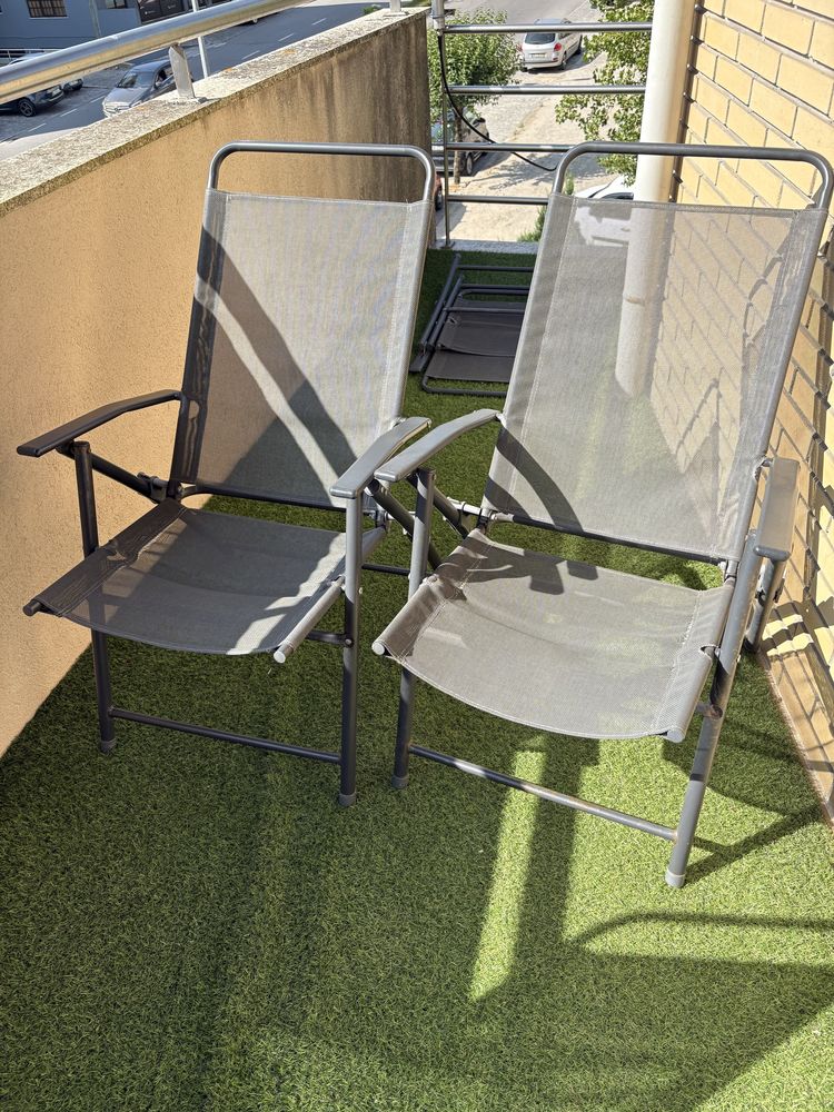 Conjunto mesa e 4 cadeiras exterior