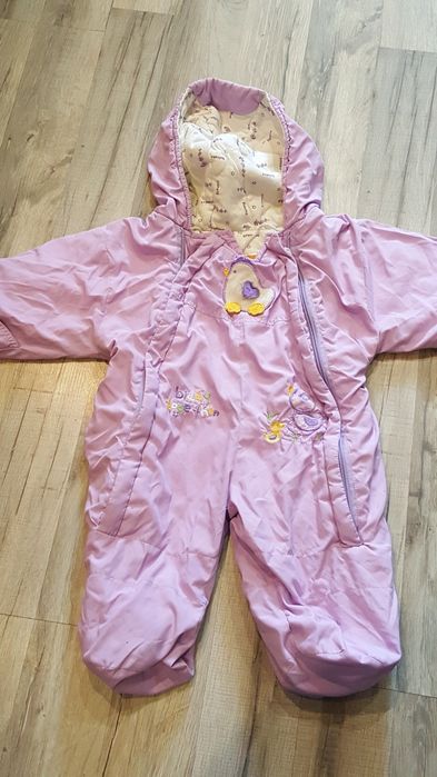 детские комбинезоны и курточки  от0 до 6месяцев.