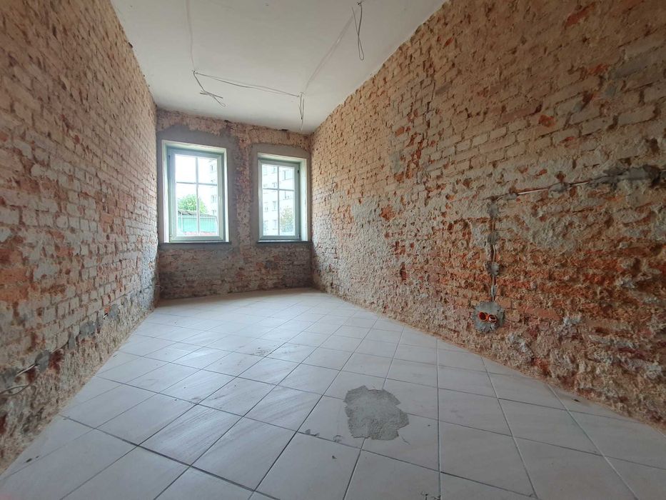 Lokal użytkowy 37 m² – centrum Leśnej – idealny pod usługi!