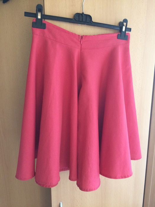 Rozkloszowana spódnica z koła różowa