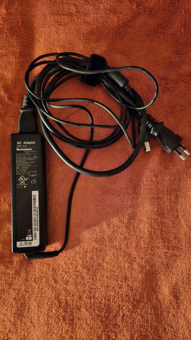 Lenovo Yoga 300-Multi Touch(PC Tablet)